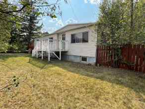Detached Cardston homes