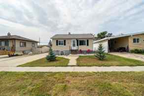 Detached Redcliff homes