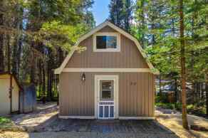 Recreational Rural Mountain View County homes
