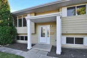 Detached Innisfail homes