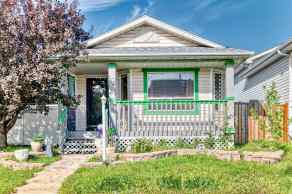 Detached Applewood Park homes
