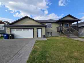 Detached Fort Macleod homes