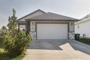 Detached Innisfail homes