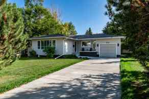 Detached Chinook Park homes