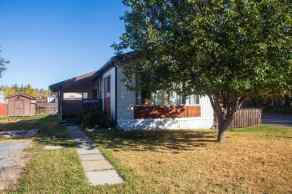 Detached Sundre homes