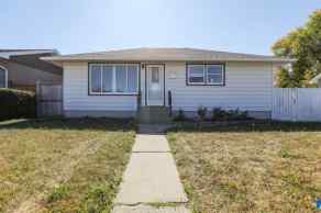 Detached Majestic Place homes