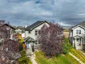 Semi Detached (Half Duplex) Saddle Ridge homes