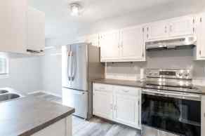 Apartment Pines homes