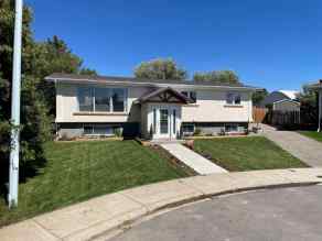 Detached Cardston homes