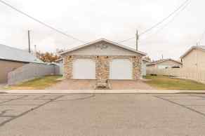 Detached Fort Macleod homes