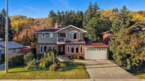 Detached Greenwich homes