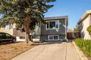 Semi Detached (Half Duplex) Coaldale homes