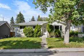 Detached Charleswood homes