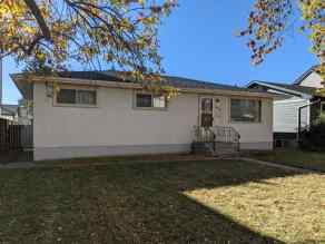 Detached North Glenmore Park homes