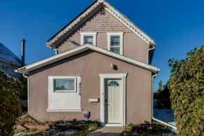 Detached Innisfail homes