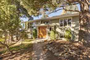 Detached Charleswood homes