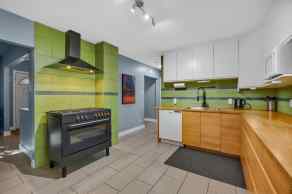 Detached Greenwich homes