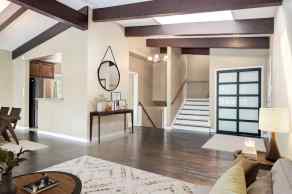 Detached Chinook Park homes