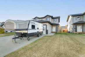 Semi Detached (Half Duplex) Blackfalds homes