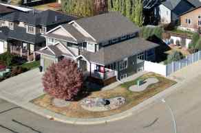 Detached Innisfail homes