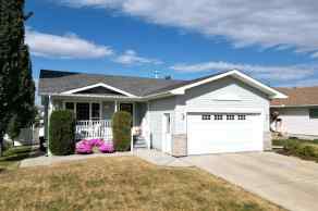 Detached Innisfail homes