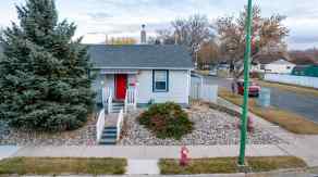 Detached London Road homes