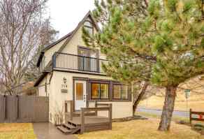 Detached Elbow Park homes