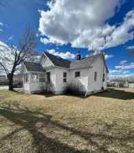 Detached Carmangay homes