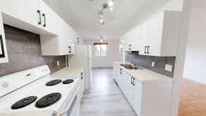 Row/Townhouse Varsity Village homes