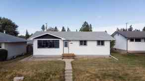 Detached Innisfail homes
