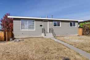 Detached Innisfail homes