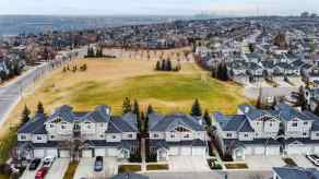 Row/Townhouse Cougar Ridge homes