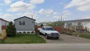 Detached Redcliff homes