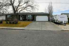 Detached Fort Macleod homes