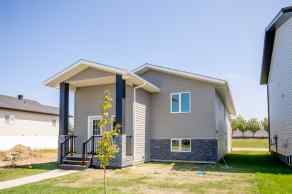 Detached Blackfalds homes