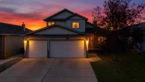 Detached Hillview Estates homes