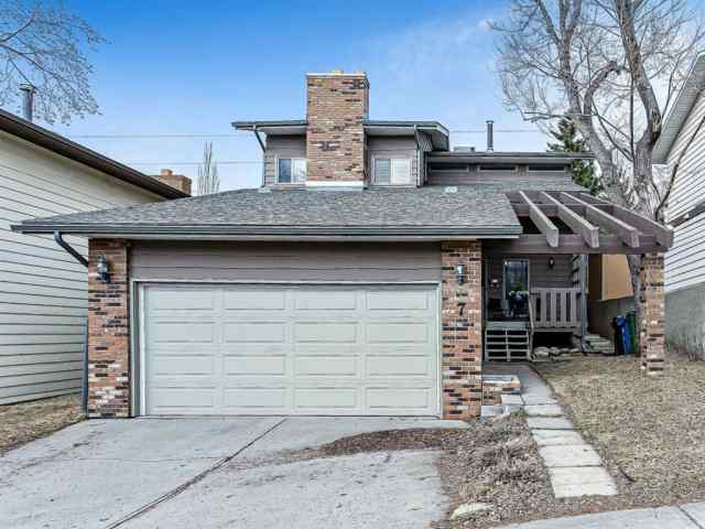 Coach Hill real estate 7 Coach Manor Rise SW in Coach Hill Calgary