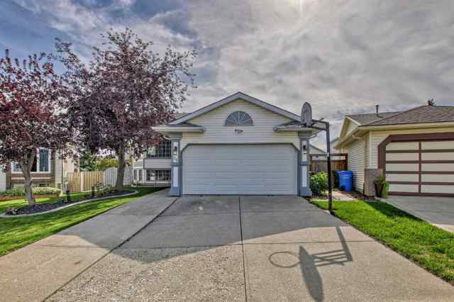 34 Hidden Vale Court NW in  Calgary MLS® #A2079599