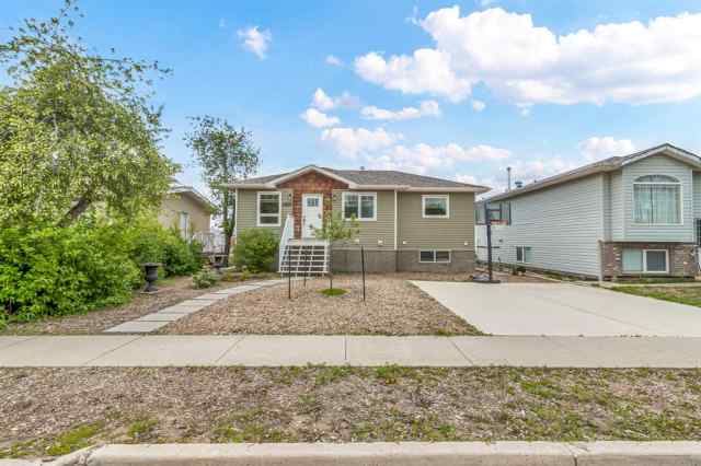 816 1 Street SE in NONE Redcliff MLS® #A2109025