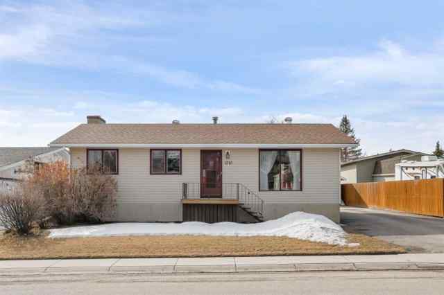 NONE real estate 1315 Mcalpine Street  in NONE Carstairs