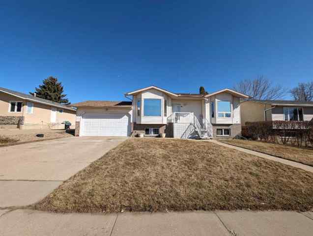641 6 Street SE in NONE Redcliff MLS® #A2116022
