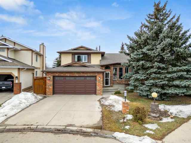 229 Wood Valley Place SW in Woodbine Calgary