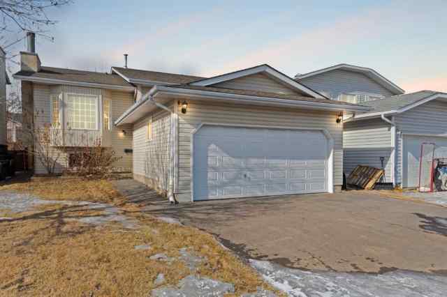 260 Bacon Place  in Timberlea Fort McMurray MLS® #A2116442