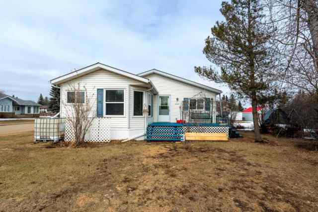 Viking real estate 5140 52 Avenue  in Viking Viking