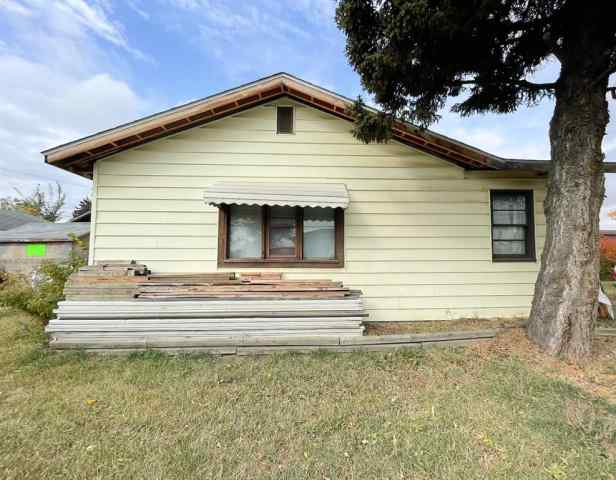 Wainwright real estate 1037 8 Avenue  in Wainwright Wainwright