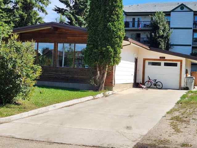 NONE real estate 5517  47 High Prairie Street N in NONE High Prairie