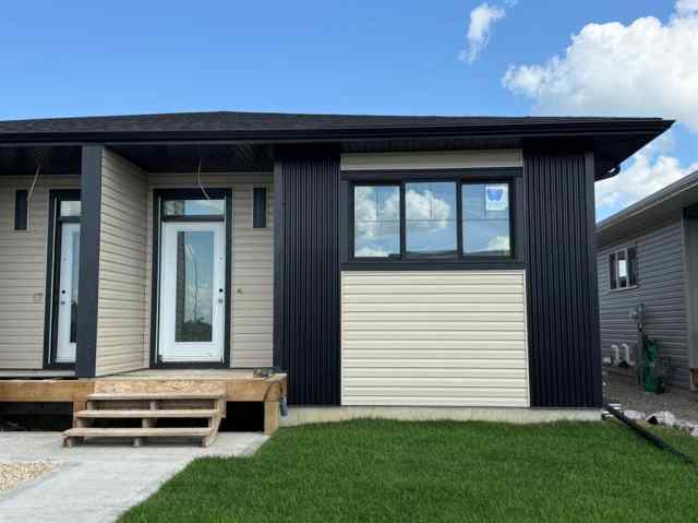 Grayhawk real estate 95 Gray Close  in Grayhawk Sylvan Lake
