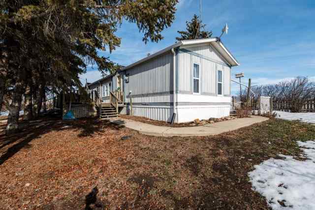 NONE real estate 213081 585 Highway  in NONE Rural Starland County
