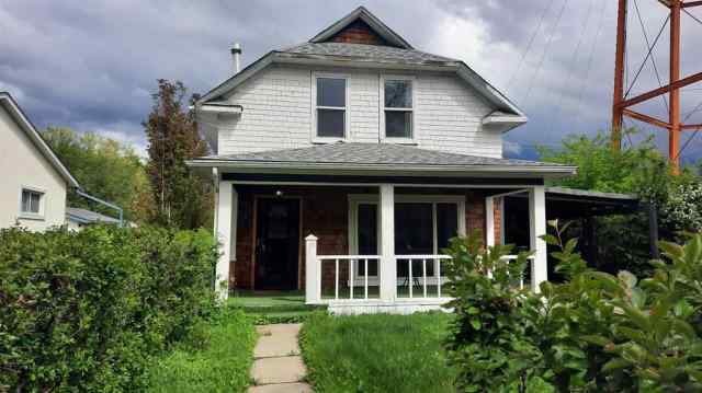 Downtown real estate 274 3 Street W in Downtown Drumheller