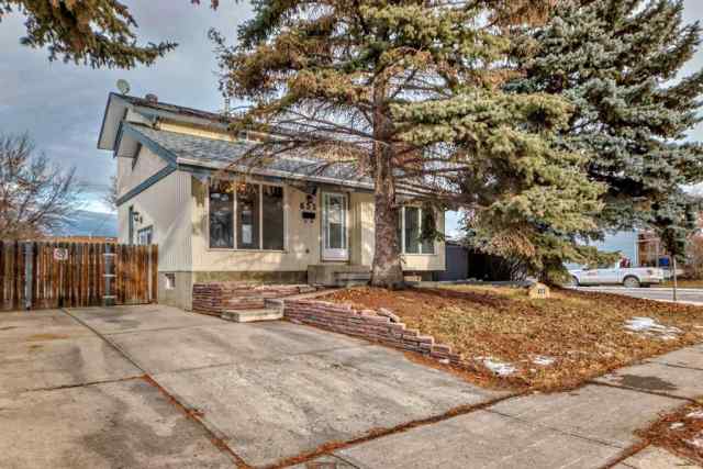 Queensland real estate 652 Queensland Drive SE in Queensland Calgary